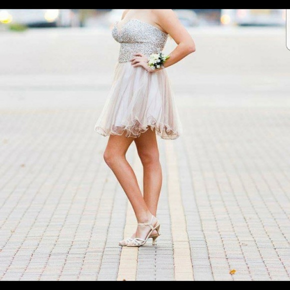 Homecoming dress size 12 - Picture 4 of 5